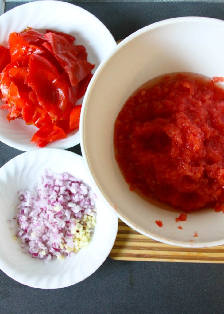 ingredients for tomato sauce