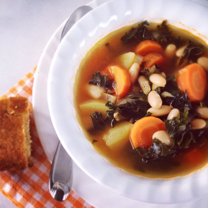 Quick Kale and Cannellini Bean Soup