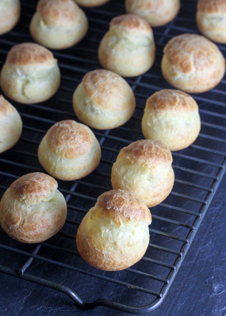 Carte Noire Cream Puffs